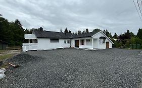 Classic 4 Bedrooms, 9 Guest Apartment In Kjeller Lillestrom - Good Proximity To Oslomet And Lillestrom Train Station