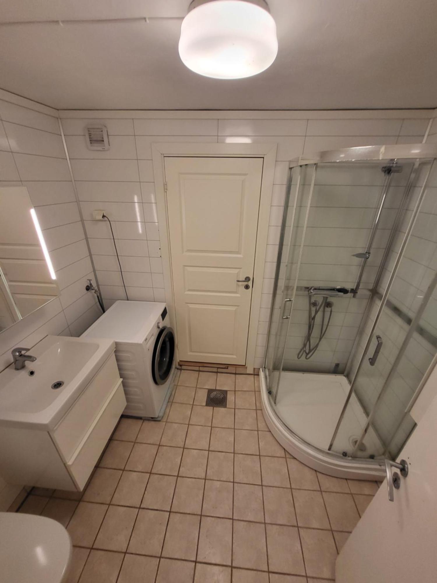 Classic 4 Bedrooms, 9 Guest Apartment In Kjeller Lillestrom - Good Proximity To Oslomet And Lillestrom Train Station Eksteriør bilde